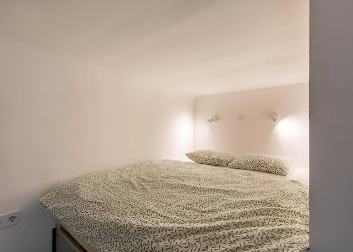 V60 Voeroesmarty Apartment